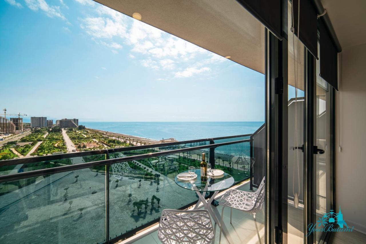 Your Beach Tower Batumi Exterior photo