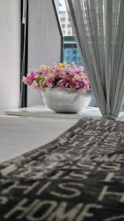 Your Beach Tower Batumi Exterior photo
