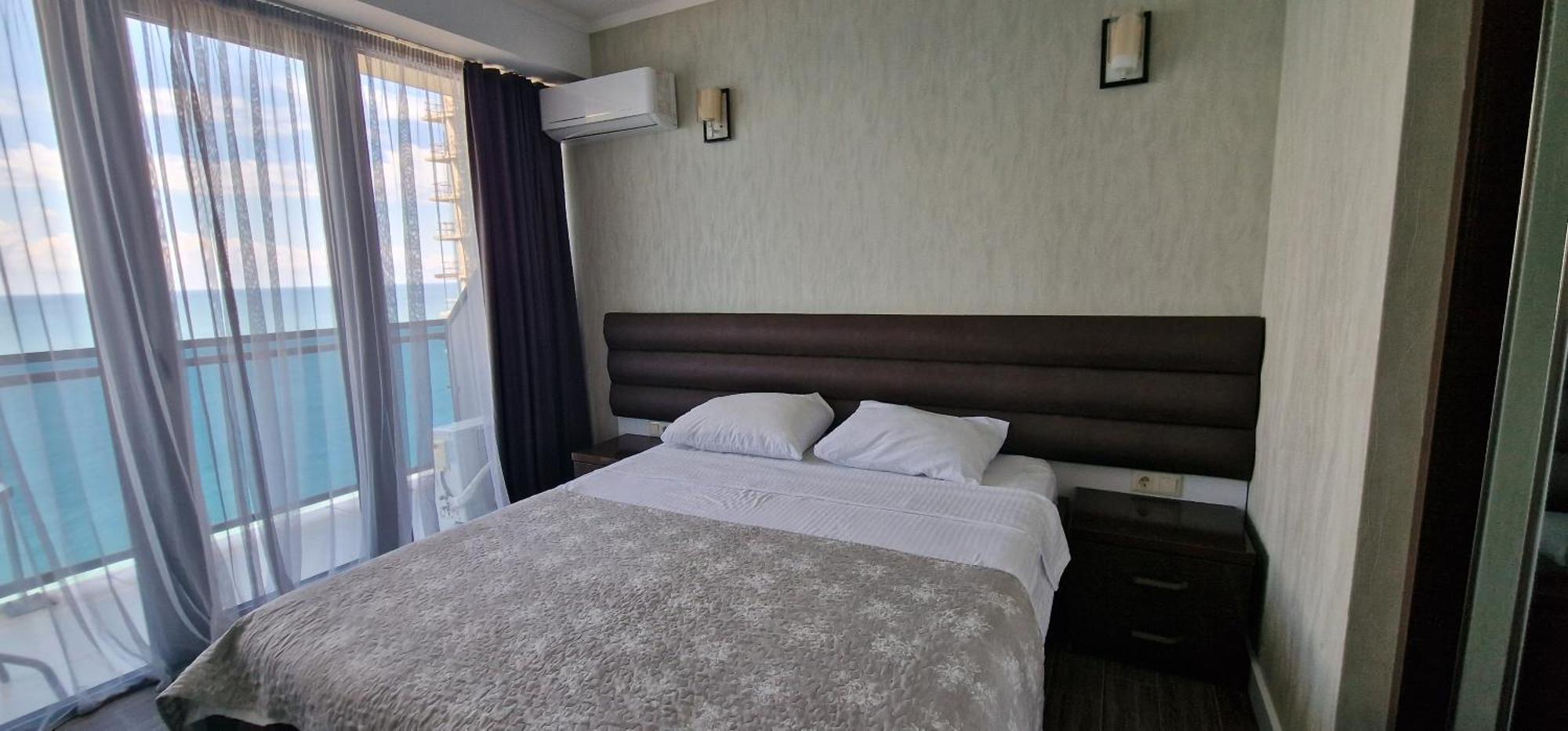 Your Beach Tower Batumi Exterior photo